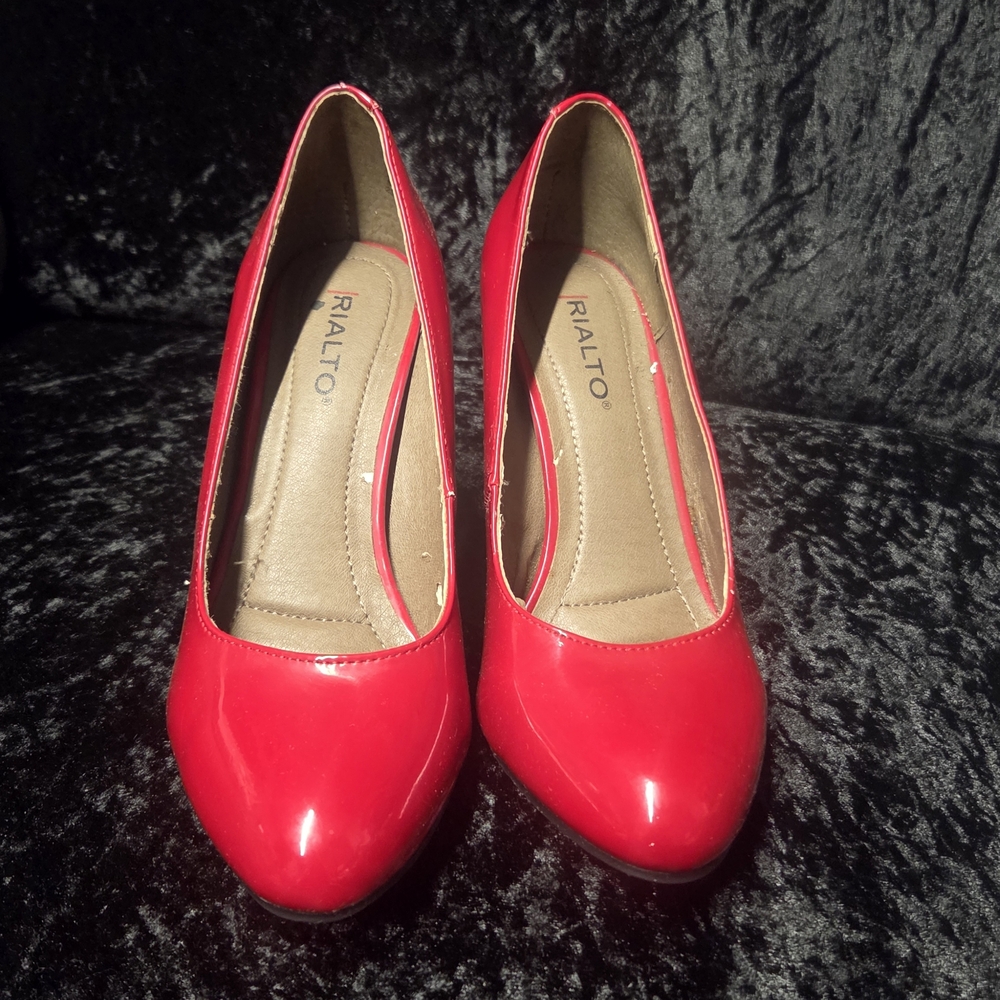Rialto Women's Vibrant Red Heels